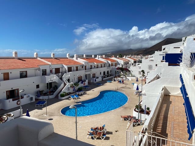 Leilighet til salgs i Los Cristianos, Arona med svømmebasseng - € 165 000 (Ref: 9171377)