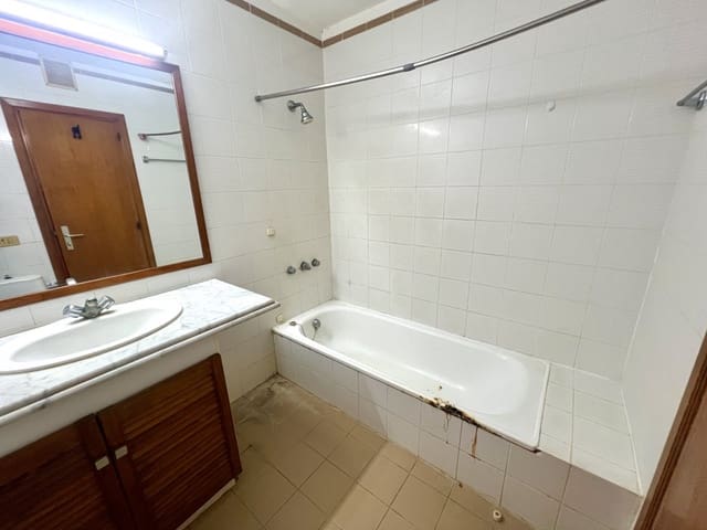 Leilighet til salgs i Los Cristianos, Arona med svømmebasseng - € 165 000 (Ref: 9171377)