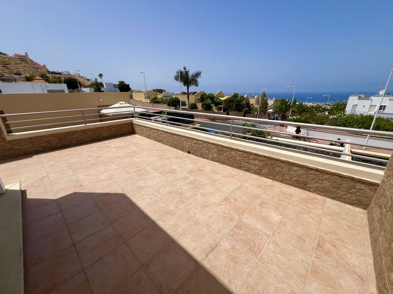 3 soveværelse Semi-Rækkehus til salg i El Madronal - € 820.000 (Ref: 9176414)