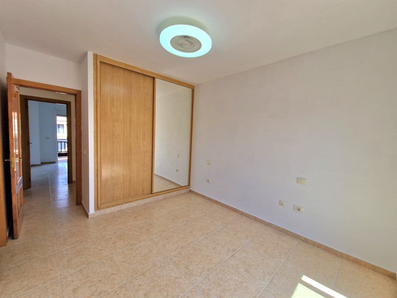 2 sypialnia Dom na sprzedaż w Playa del Duque z basenem - 640 000 € (Ref: 9206410)