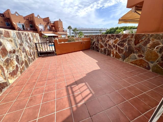 2 soveværelse Byhus til salg i Playa del Duque, Adeje med swimmingpool garage - € 625.000 (Ref: 9206410)