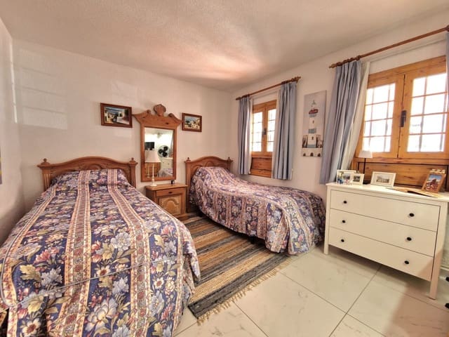 2 bedroom Apartment for sale in Los Cristianos, Arona - € 469,000 (Ref: 9236400)