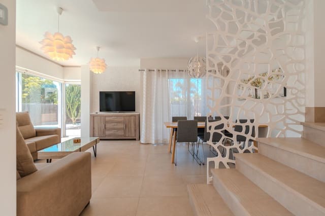 3 bedroom Villa for sale in Playa Paraiso, Adeje - € 1,175,000 (Ref: 9236401)