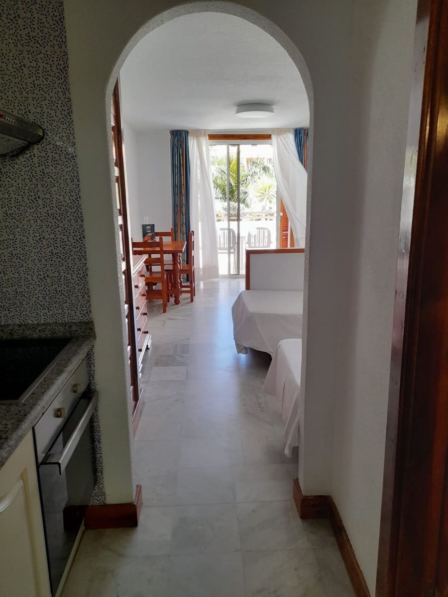 Studio for sale in Playa de las Americas - € 359,950 (Ref: 9248173)