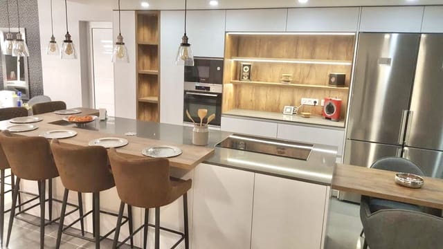 4 quarto Moradia para venda em Puerto Santiago, Santiago del Teide com piscina - 995 000 € (Ref: 9310741)