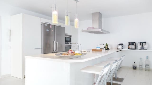 4 quarto Moradia para venda em El Madroñal, Adeje com piscina - 2 730 000 € (Ref: 9322570)