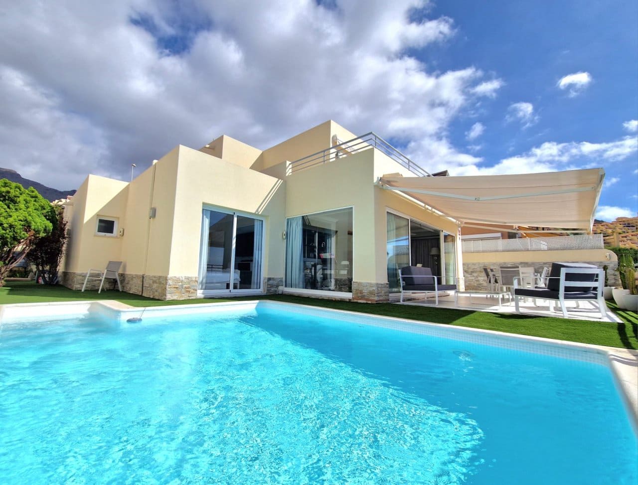 3 slaapkamer Villa te koop in El Madronal - € 1.150.000 (Ref: 9341035)