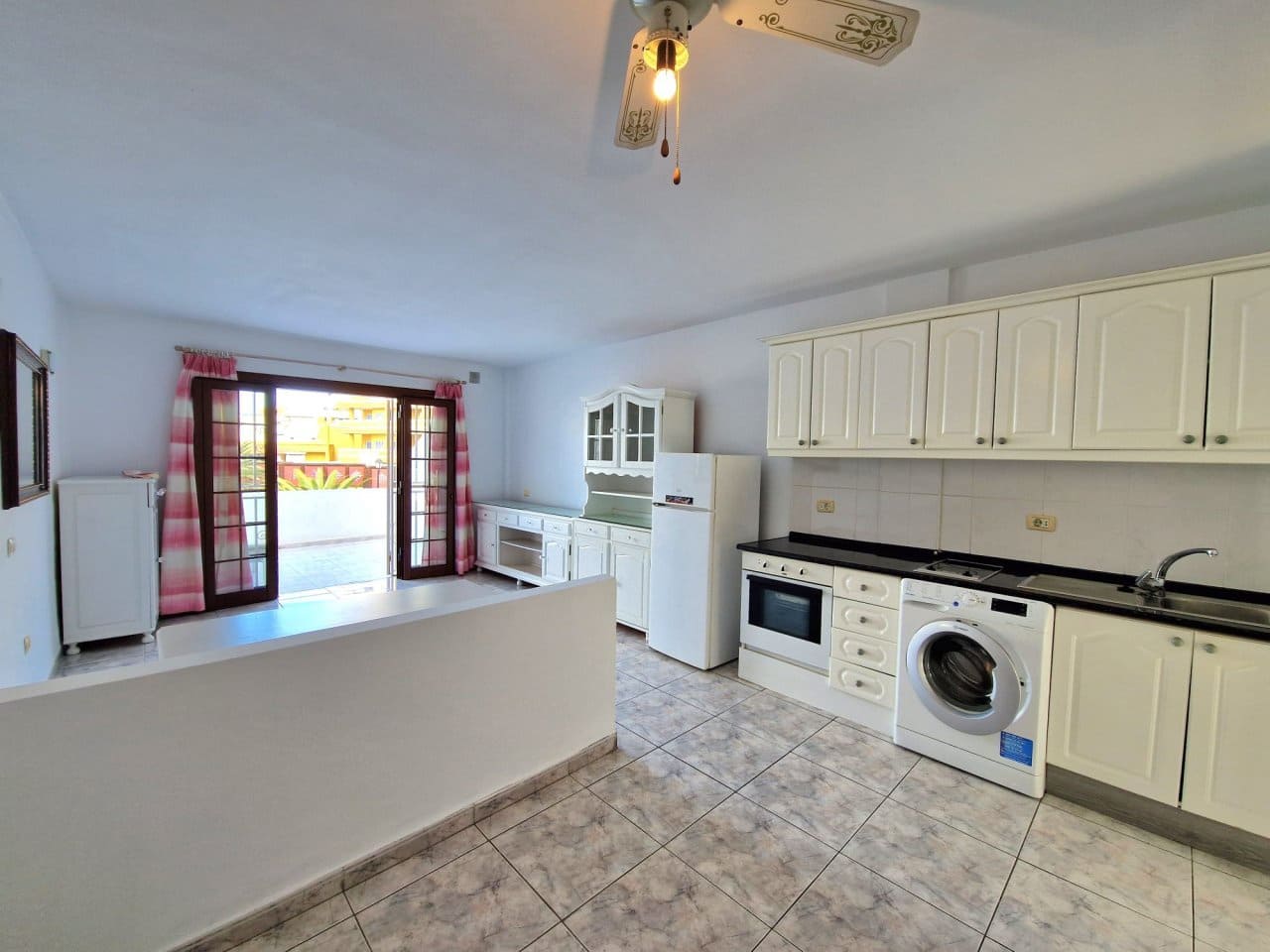 Estúdio para venda em Costa Adeje com piscina - 265 000 € (Ref: 9362290)