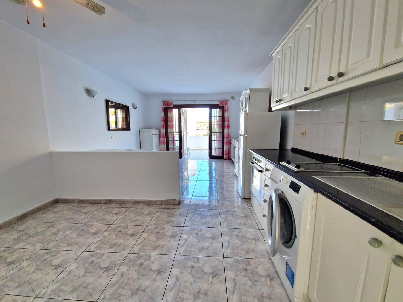 Estúdio para venda em Costa Adeje com piscina - 265 000 € (Ref: 9362290)