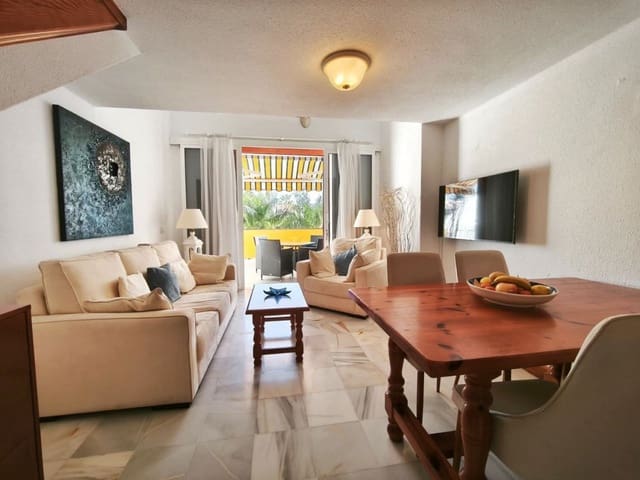 1 makuuhuone Huoneisto myytävänä paikassa Playa de las Americas, Arona mukana uima-altaan - 495 000 € (Ref: 9407954)