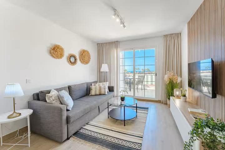 1 bedroom Apartment for sale in Playa del Duque - € 580,000 (Ref: 9461956)
