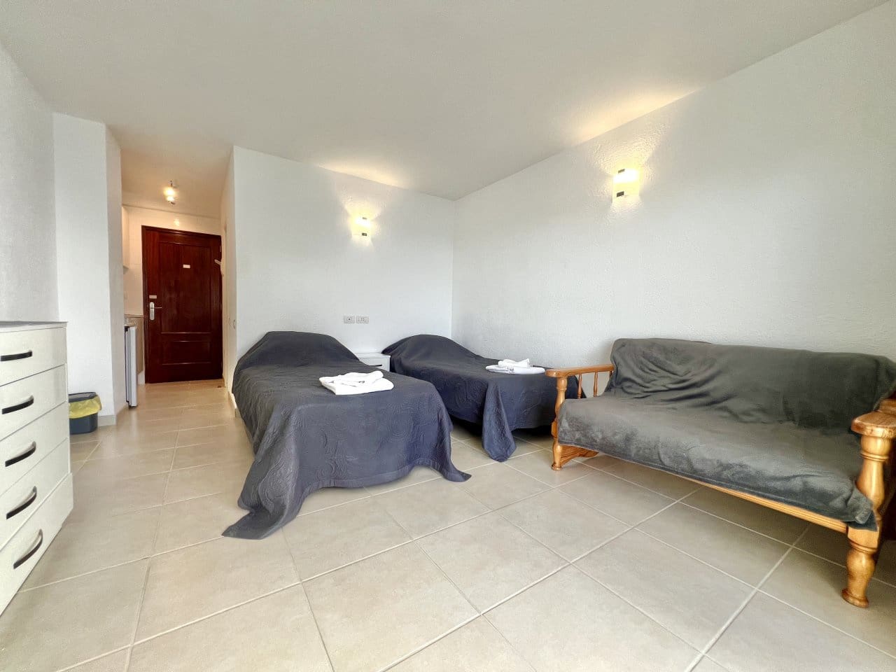 Apartment for sale in Los Cristianos with pool - € 265,000 (Ref: 9481952)