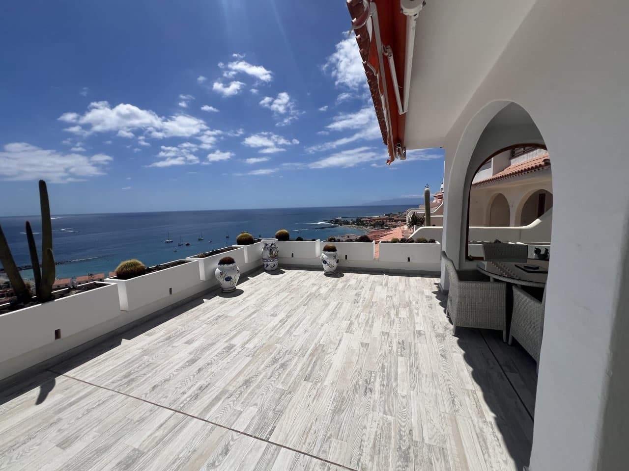 1 bedroom Apartment for sale in Los Cristianos with pool - € 475,000 (Ref: 9483451)