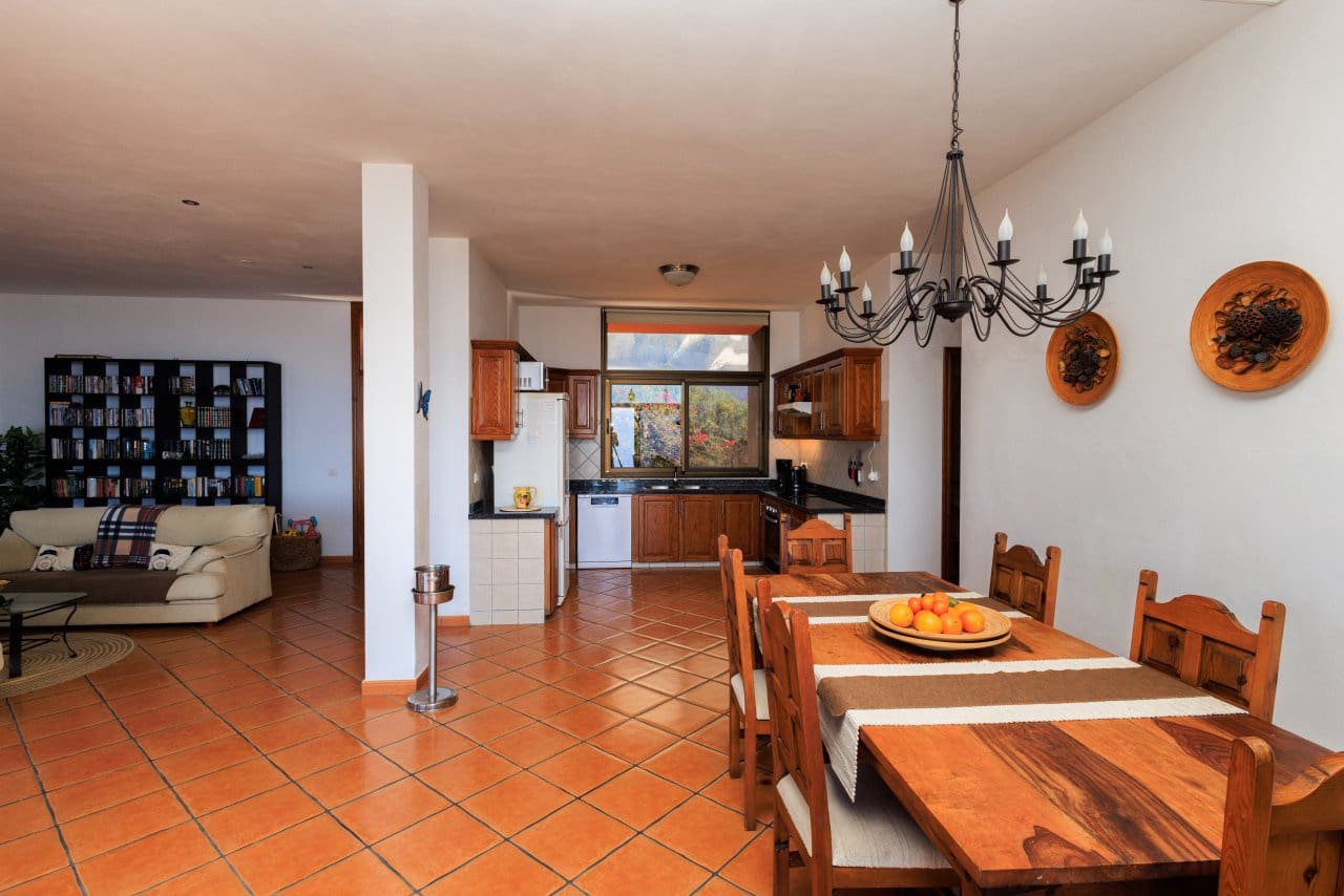 4 sypialnia Willa na sprzedaż w Guia de Isora - 720 000 € (Ref: 9536776)