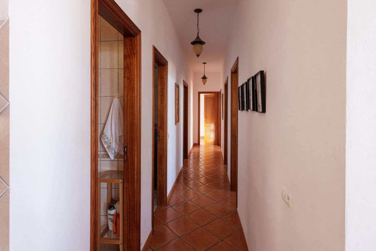 4 sypialnia Willa na sprzedaż w Guia de Isora - 720 000 € (Ref: 9536776)