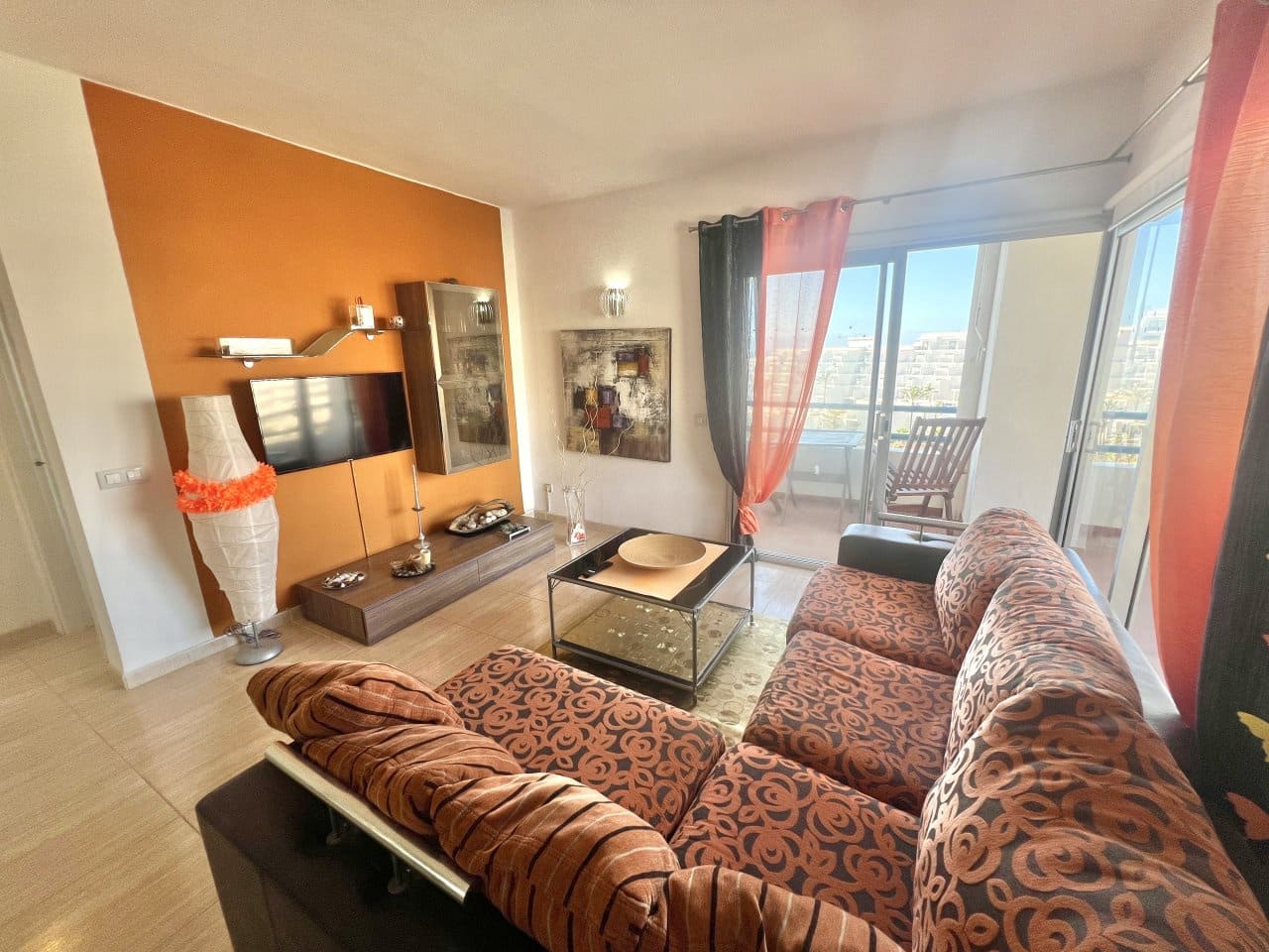 1 makuuhuone Huoneisto myytävänä paikassa Playa Paraiso mukana uima-altaan - 395 000 € (Ref: 9555514)