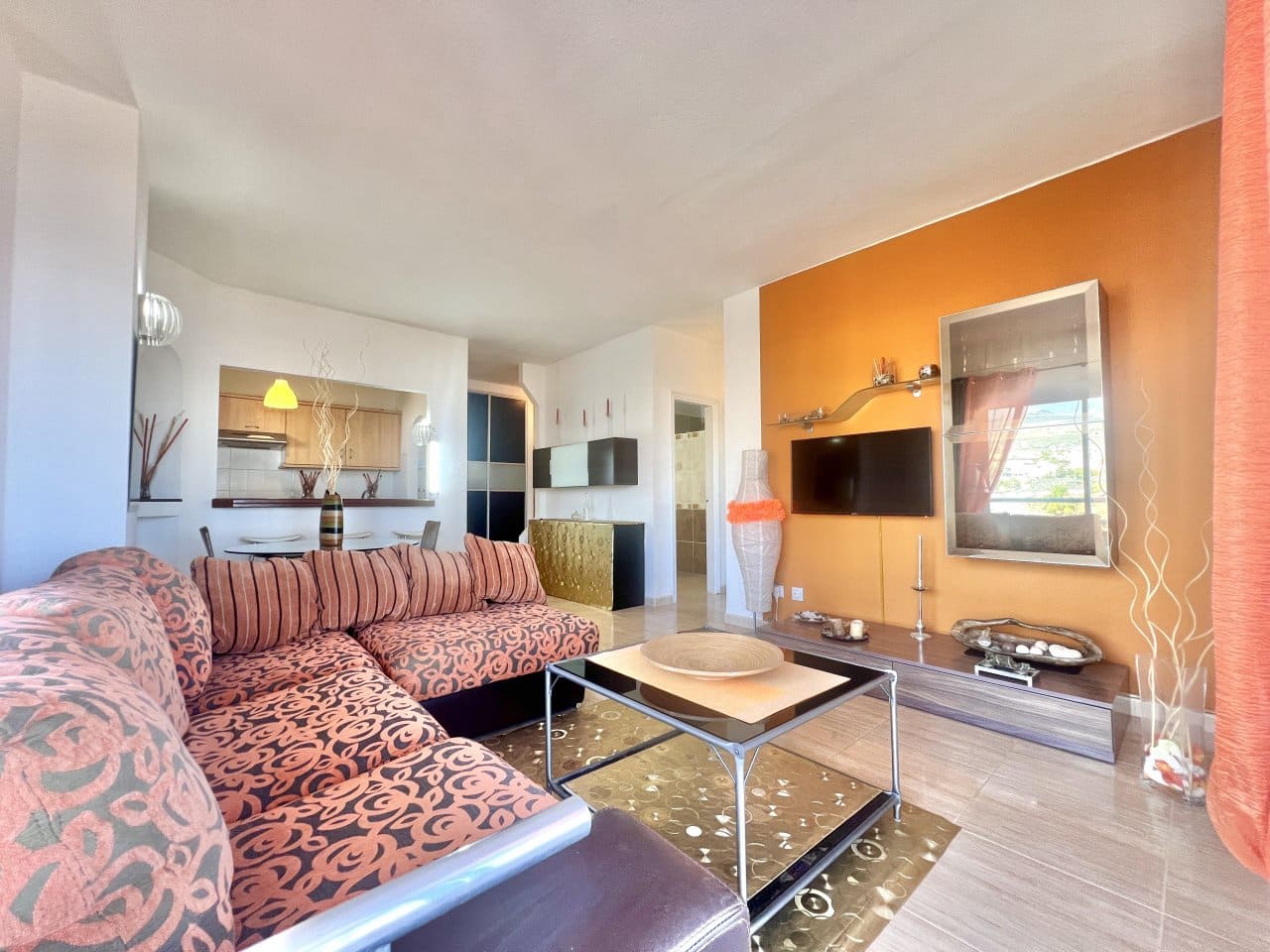 1 makuuhuone Huoneisto myytävänä paikassa Playa Paraiso mukana uima-altaan - 395 000 € (Ref: 9555514)