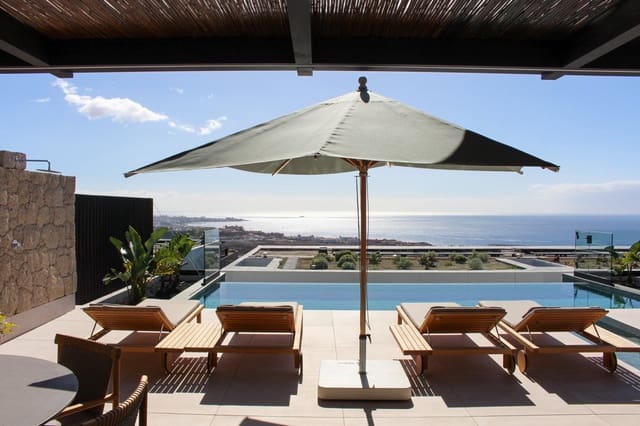 3 soveværelse Villa til salg i Adeje med swimmingpool - € 2.200.000 (Ref: 9568316)