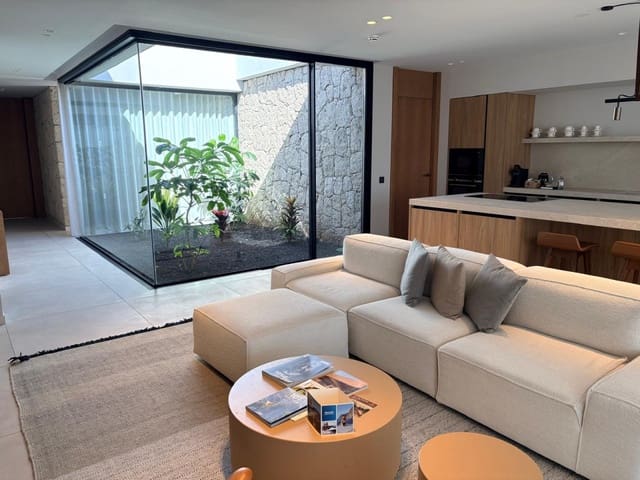 3 soveværelse Villa til salg i Adeje med swimmingpool - € 2.200.000 (Ref: 9568316)