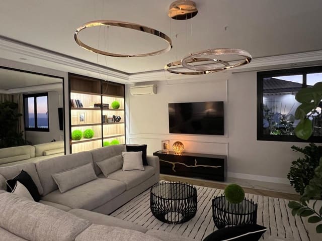 4 makuuhuone Huvila myytävänä paikassa San Eugenio Alto, Adeje - 2 600 000 € (Ref: 9586177)