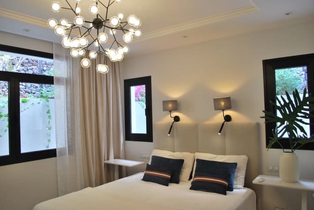 4 makuuhuone Huvila myytävänä paikassa San Eugenio Alto, Adeje - 2 600 000 € (Ref: 9586177)