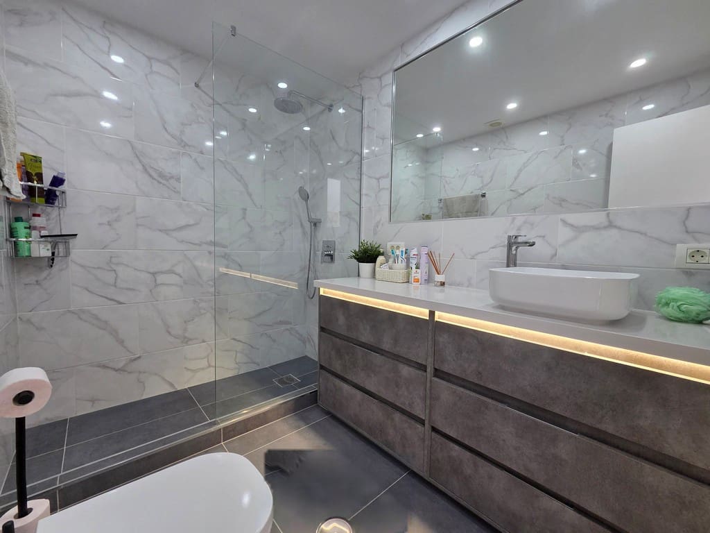 2 sypialnia Apartament na sprzedaż w Los Cristianos - 429 950 € (Ref: 9695165)