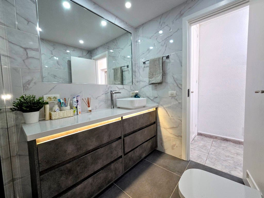 2 sypialnia Apartament na sprzedaż w Los Cristianos - 429 950 € (Ref: 9695165)