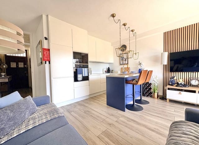 Apartamento de 1 habitación en Los Cristianos, Arona en venta con piscina - 299.950 € (Ref: 9721496)