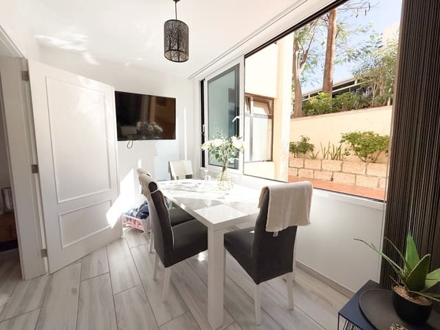 2 soverom Leilighet til salgs i Los Cristianos, Arona - € 350 000 (Ref: 9761827)