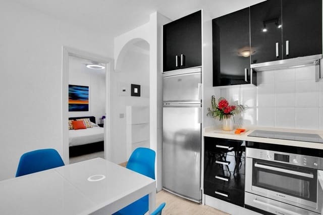 1 slaapkamer Penthouse te koop in Los Cristianos, Arona met zwembad - € 335.000 (Ref: 9780413)