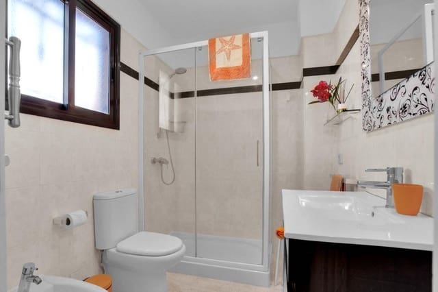 1 slaapkamer Penthouse te koop in Los Cristianos, Arona met zwembad - € 335.000 (Ref: 9780413)