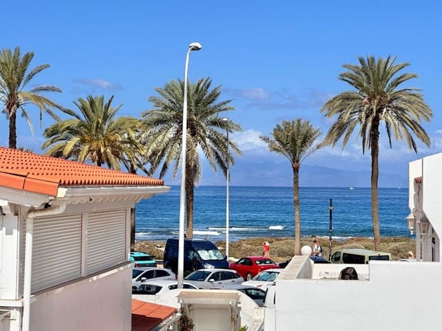 2 makuuhuone Paritalo myytävänä paikassa Playa de las Americas, Arona mukana uima-altaan - 795 000 € (Ref: 9794390)