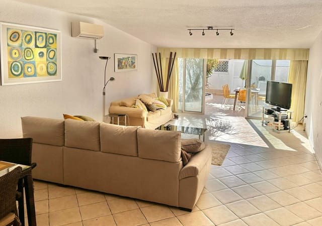 2 makuuhuone Paritalo myytävänä paikassa Playa de las Americas, Arona mukana uima-altaan - 795 000 € (Ref: 9794390)