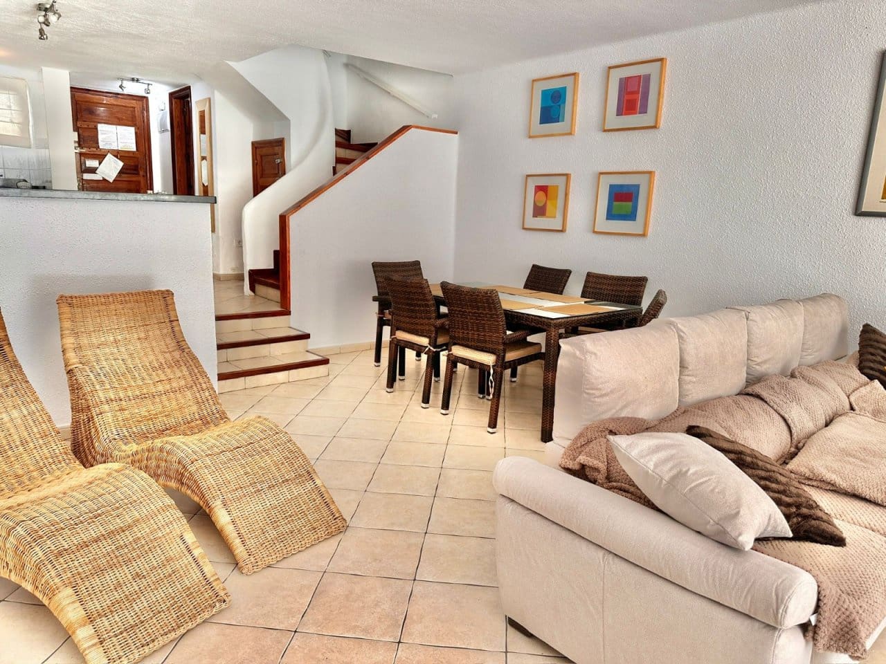 2 makuuhuone Paritalo myytävänä paikassa Playa de las Americas mukana uima-altaan - 795 000 € (Ref: 9794390)