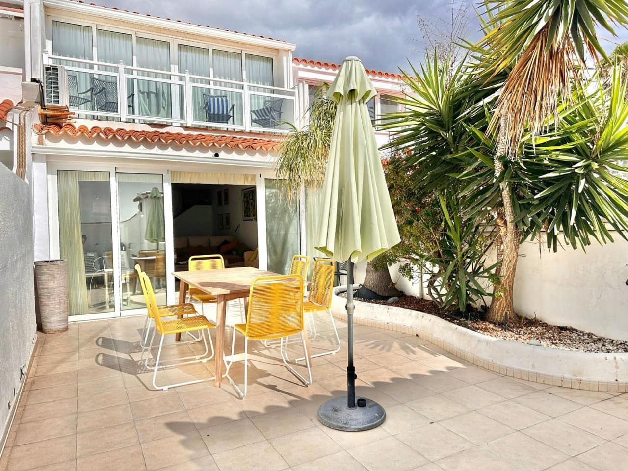 2 makuuhuone Paritalo myytävänä paikassa Playa de las Americas mukana uima-altaan - 795 000 € (Ref: 9794390)