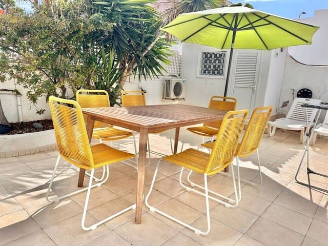 2 makuuhuone Paritalo myytävänä paikassa Playa de las Americas, Arona mukana uima-altaan - 795 000 € (Ref: 9794390)