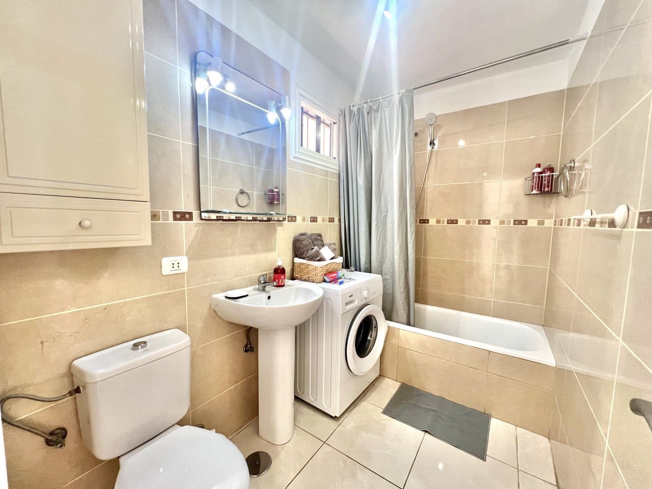 Estúdio para venda em Playa de las Americas com piscina - 279 000 € (Ref: 9799054)