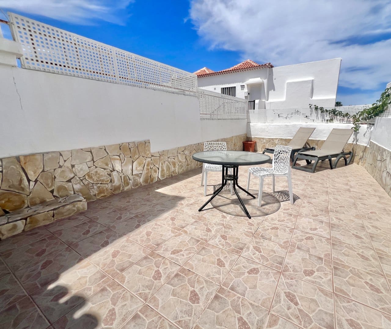 Estúdio para venda em Playa de las Americas com piscina - 279 000 € (Ref: 9799054)