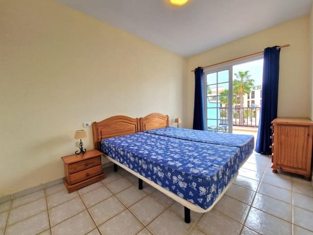 1 makuuhuone Kattohuoneisto myytävänä paikassa Los Cristianos, Arona mukana uima-altaan - 299 000 € (Ref: 9807136)