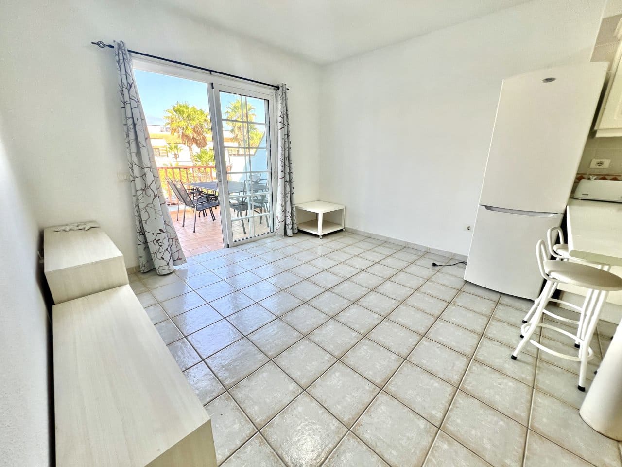 1 makuuhuone Kattohuoneisto myytävänä paikassa Los Cristianos mukana uima-altaan - 299 000 € (Ref: 9807136)