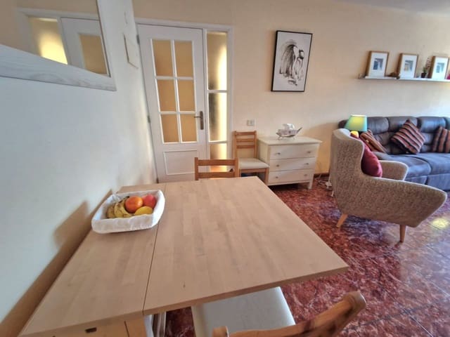 3 makuuhuone Huoneisto myytävänä paikassa Parque de la Reina, Arona mukana uima-altaan - 295 000 € (Ref: 9824810)