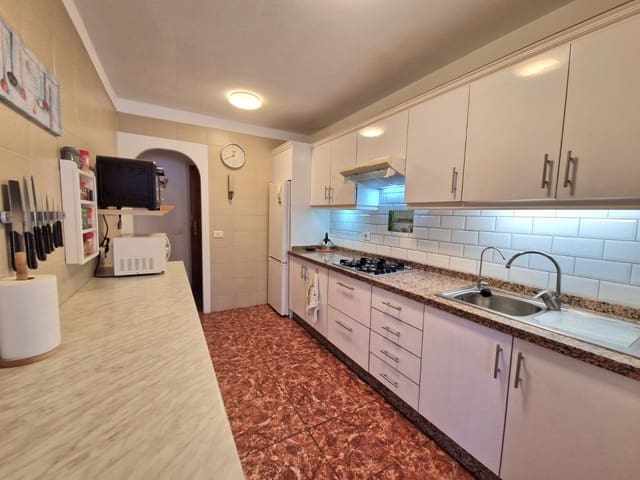 3 makuuhuone Huoneisto myytävänä paikassa Parque de la Reina, Arona mukana uima-altaan - 295 000 € (Ref: 9824810)