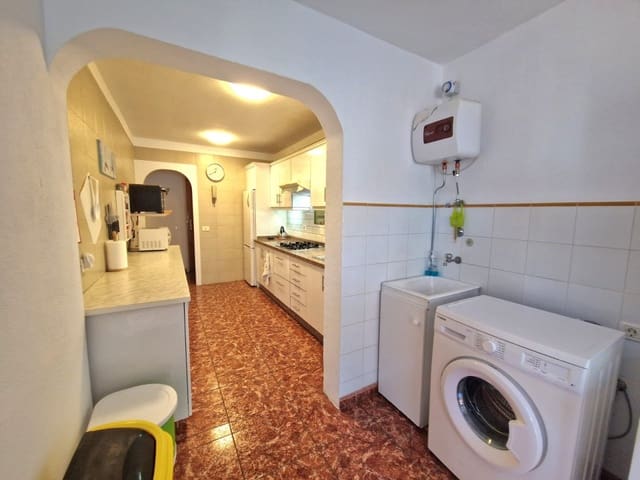 3 makuuhuone Huoneisto myytävänä paikassa Parque de la Reina, Arona mukana uima-altaan - 295 000 € (Ref: 9824810)