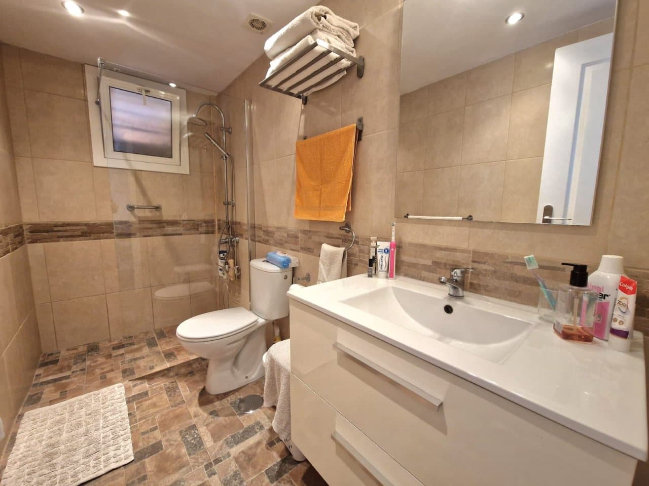 3 makuuhuone Huoneisto myytävänä paikassa Parque de la Reina mukana uima-altaan - 295 000 € (Ref: 9824810)