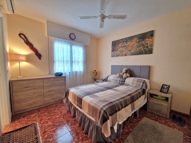 3 makuuhuone Huoneisto myytävänä paikassa Parque de la Reina, Arona mukana uima-altaan - 295 000 € (Ref: 9824810)