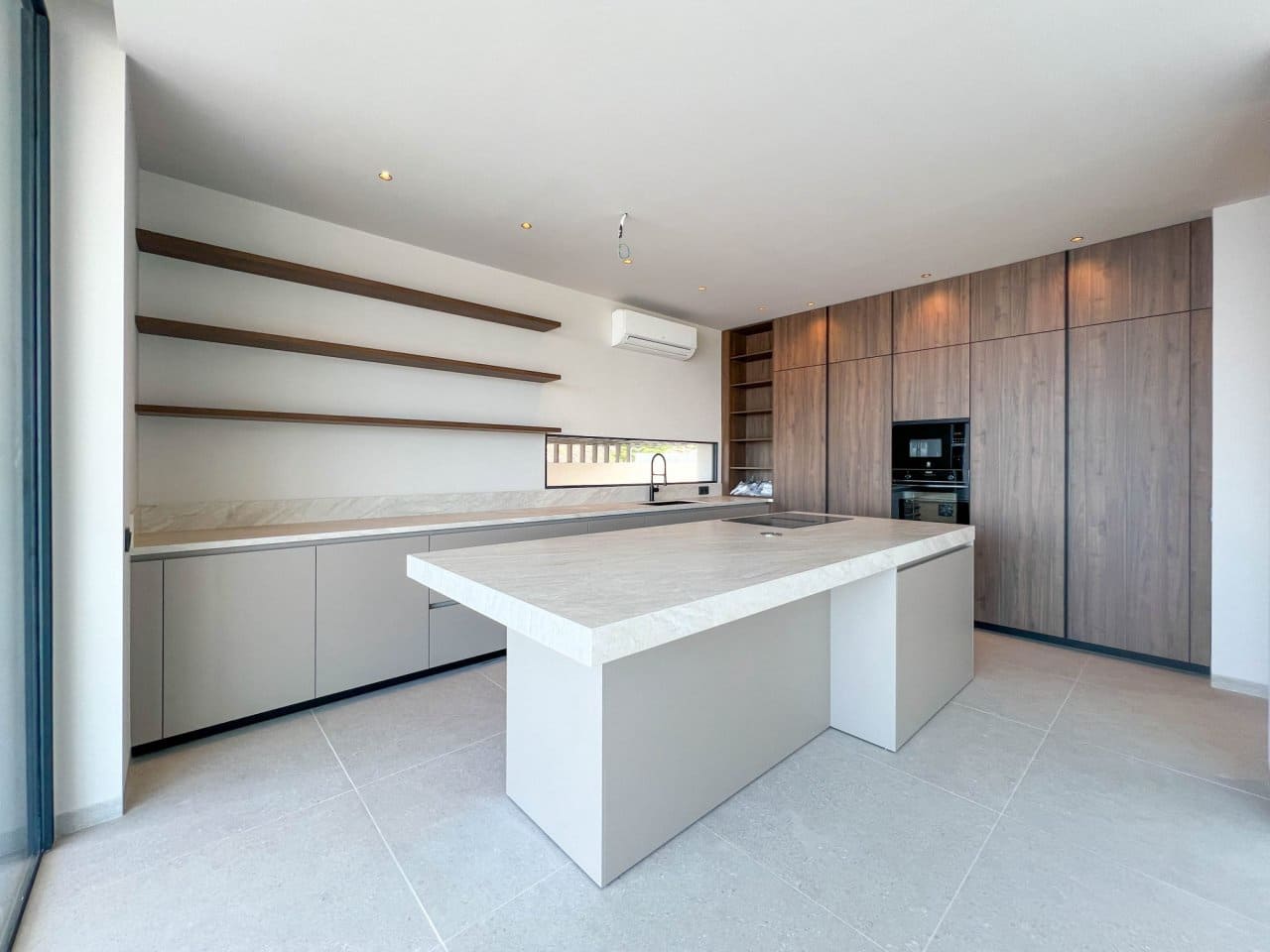 6 bedroom Villa for sale in Roque del Conde - € 2,400,000 (Ref: 9861713)