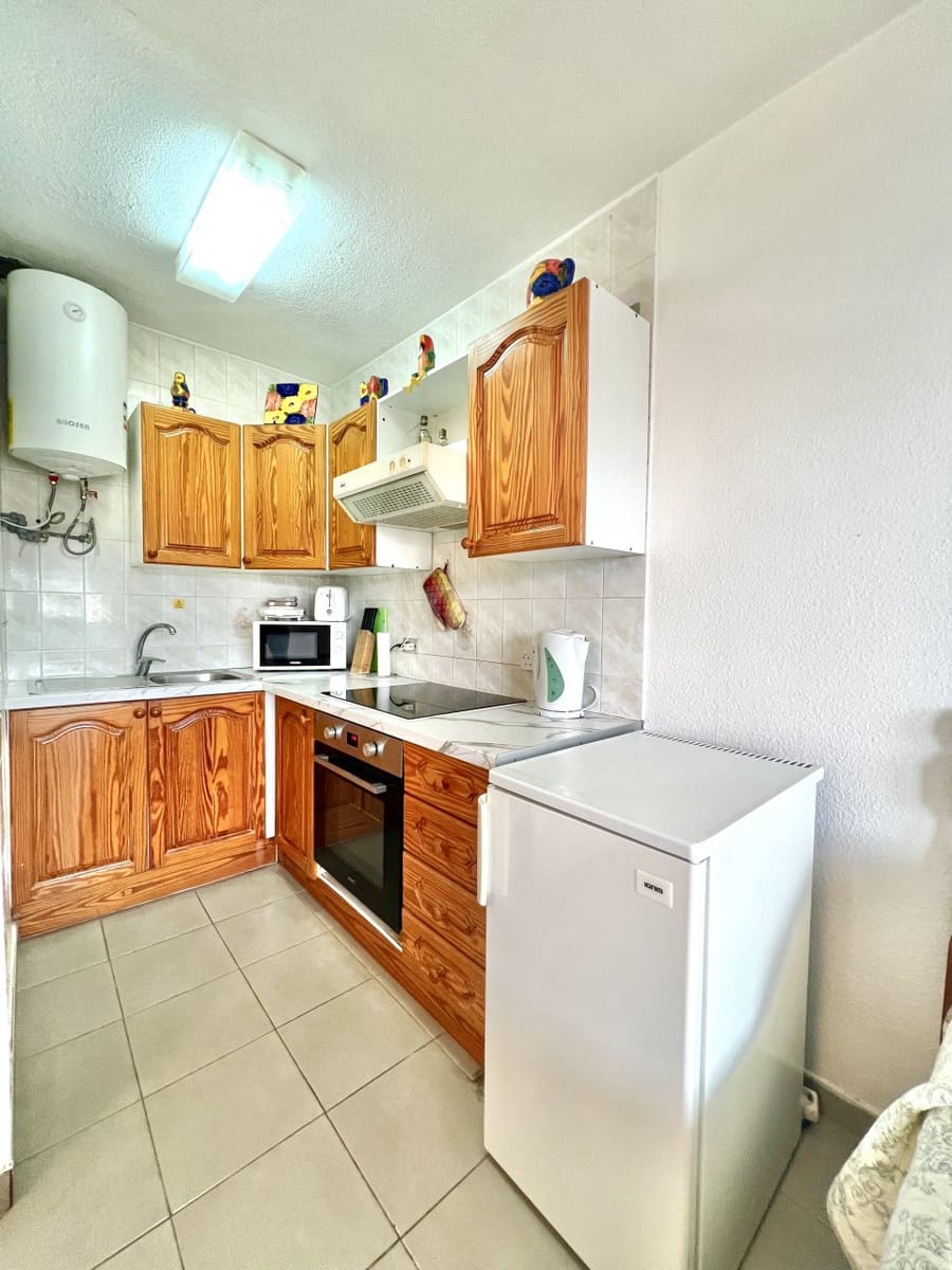 Studio te koop in Los Cristianos met zwembad - € 235.000 (Ref: 9861714)