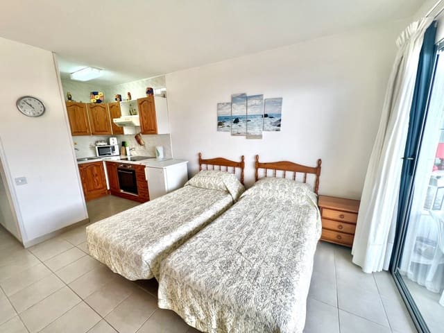 Studio te koop in Los Cristianos, Arona met zwembad - € 235.000 (Ref: 9861714)