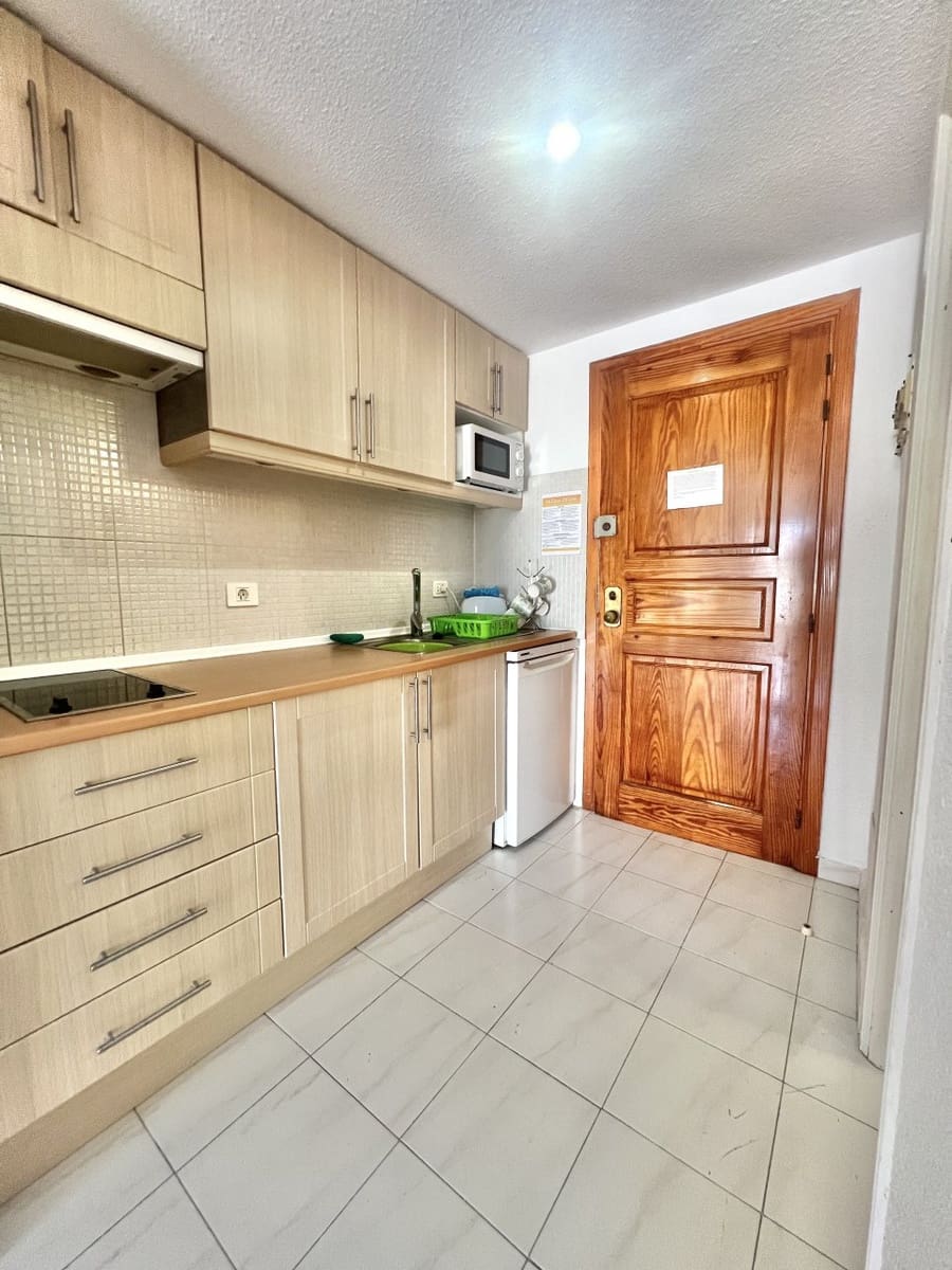 Studio te koop in Los Cristianos - € 199.999 (Ref: 9875869)