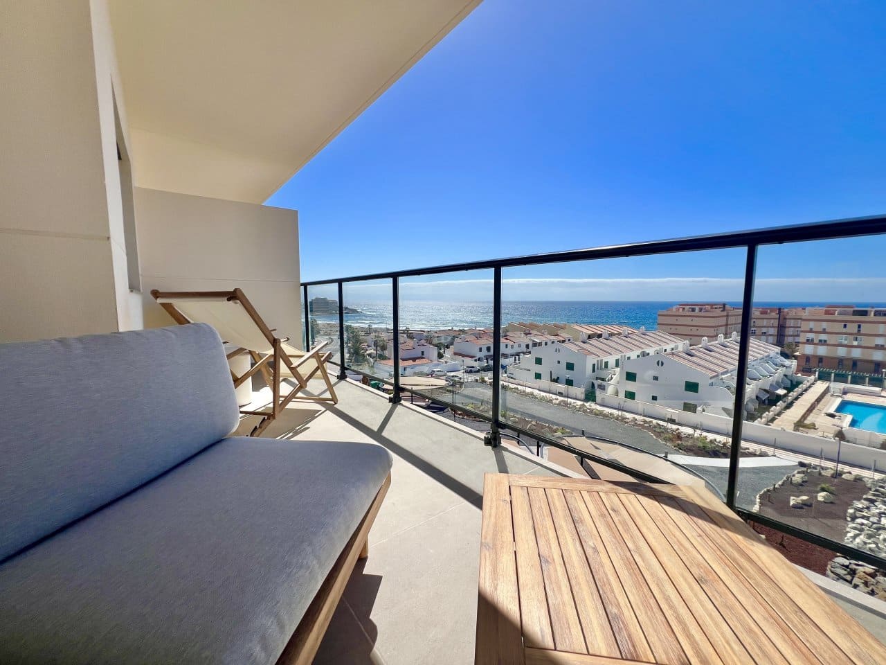 2 sypialnia Penthouse na sprzedaż w El Medano z basenem - 630 000 € (Ref: 9875871)